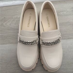 Heeled loafers